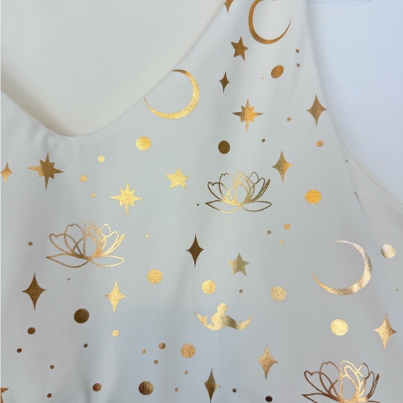 Jasmine Disney Aladdin Metallic Gold Sports
Bra Active Wear Top. Plus Size 1X. - Picture 5 of 14